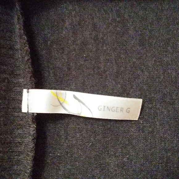 Ginger G short charcoal gray cardigan - Picture 3 of 5